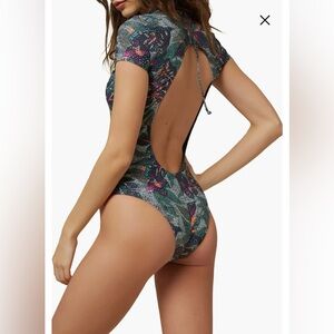 O’Neil Sandrine Cap Sleeve One-Piece Open Back Swimsuit size Small